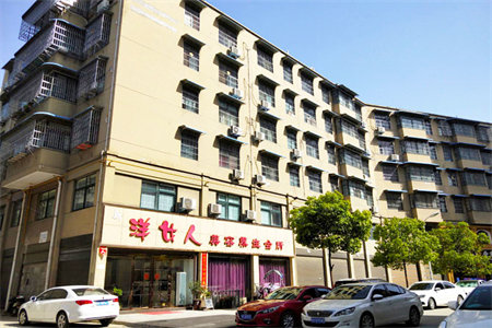 立芳洲一楼3室2厅1卫75万110m2简单装修出售